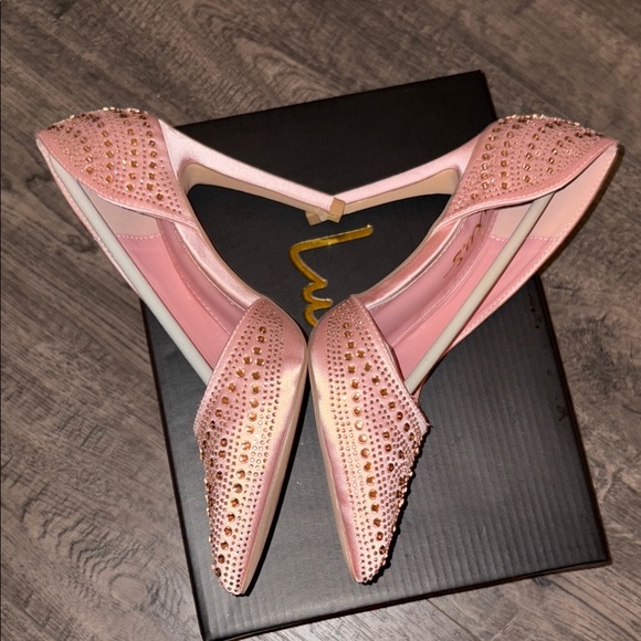 💖Elegant Rose Gold Studded Women's Heels - Picture 3 of 7